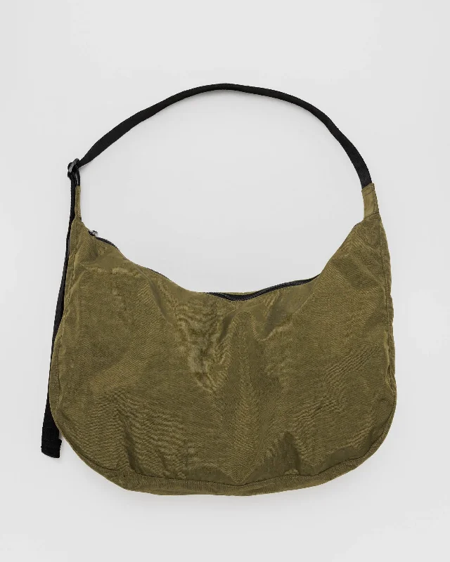 BAGGU Large Nylon Crescent Bag in Seaweed